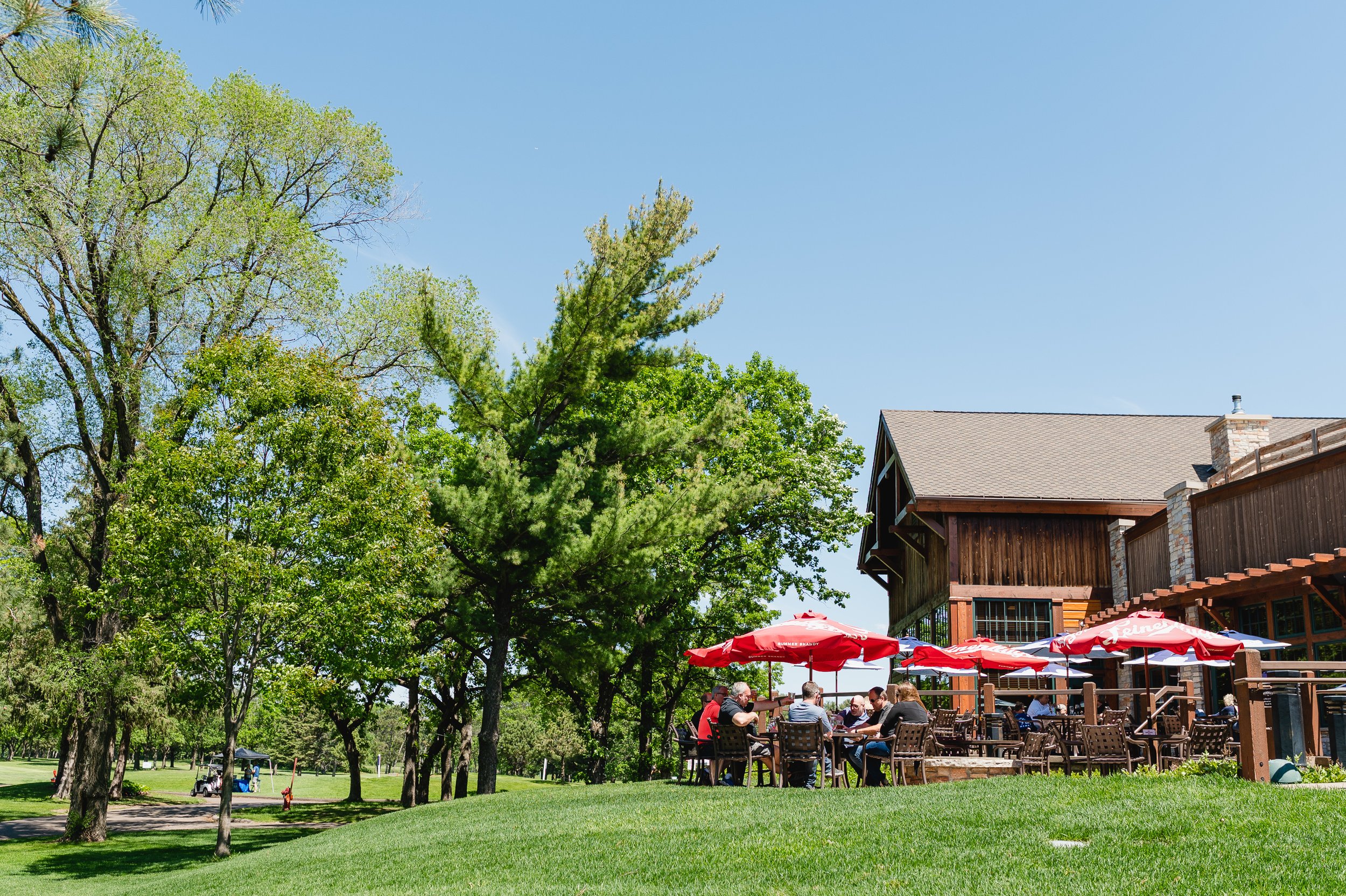 5 Reasons to Host Your Family Reunion at a Golf Course