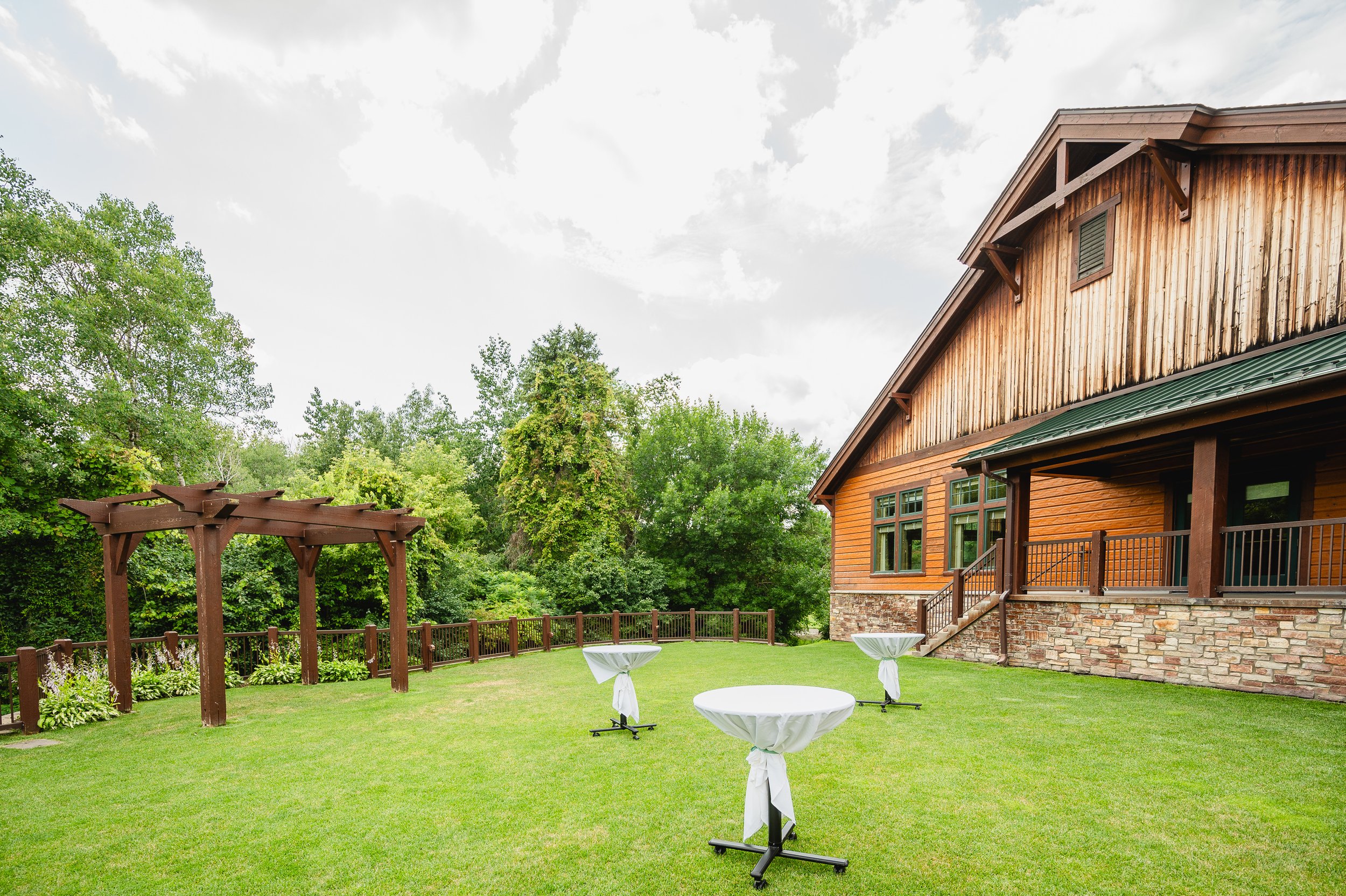 Banquets & Blossoms: Hosting Your Springtime Special Occasions at Bunker Hills